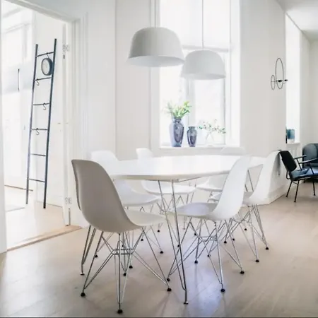Marvelously And Interior Designed In The ❤ Of Cph! 아파트